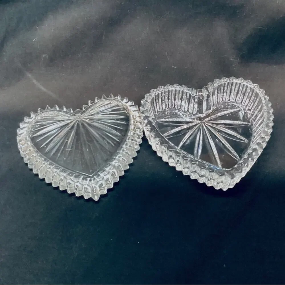 Heart Shaped Lead Crystal Storage Box - Picture 2 of 4